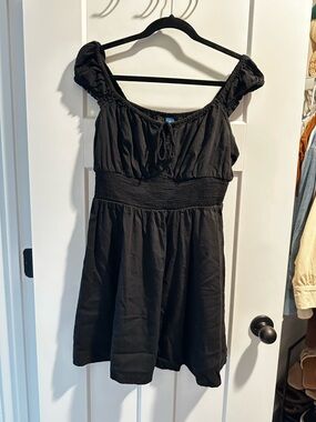 Old Navy Black Short Puff Sleeve Smocked-Waist Mini Dress